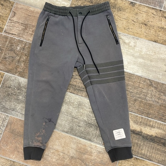 Thom Browne Gray Tapered Leg Sweatpants 4 Stripe Zip Pockets Mens S - Picture 1 of 14